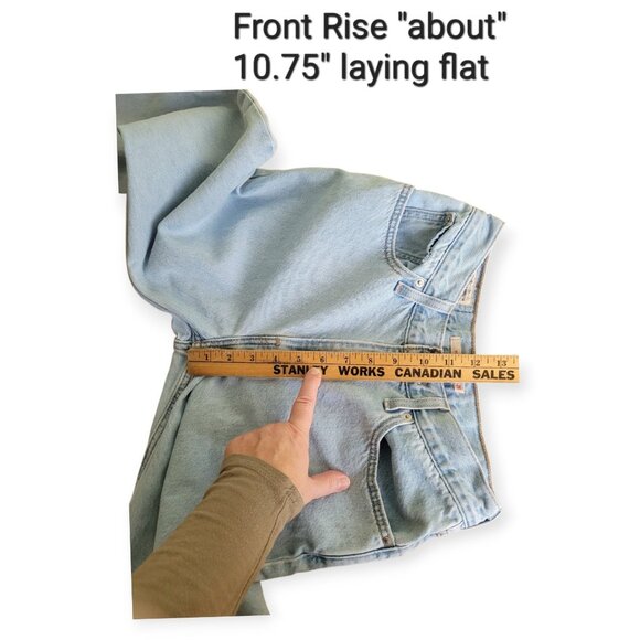 Levis Premium 80s Mom Jeans Light Wash High Rise Tapered Raw Hem Size 26 - Picture 9 of 16